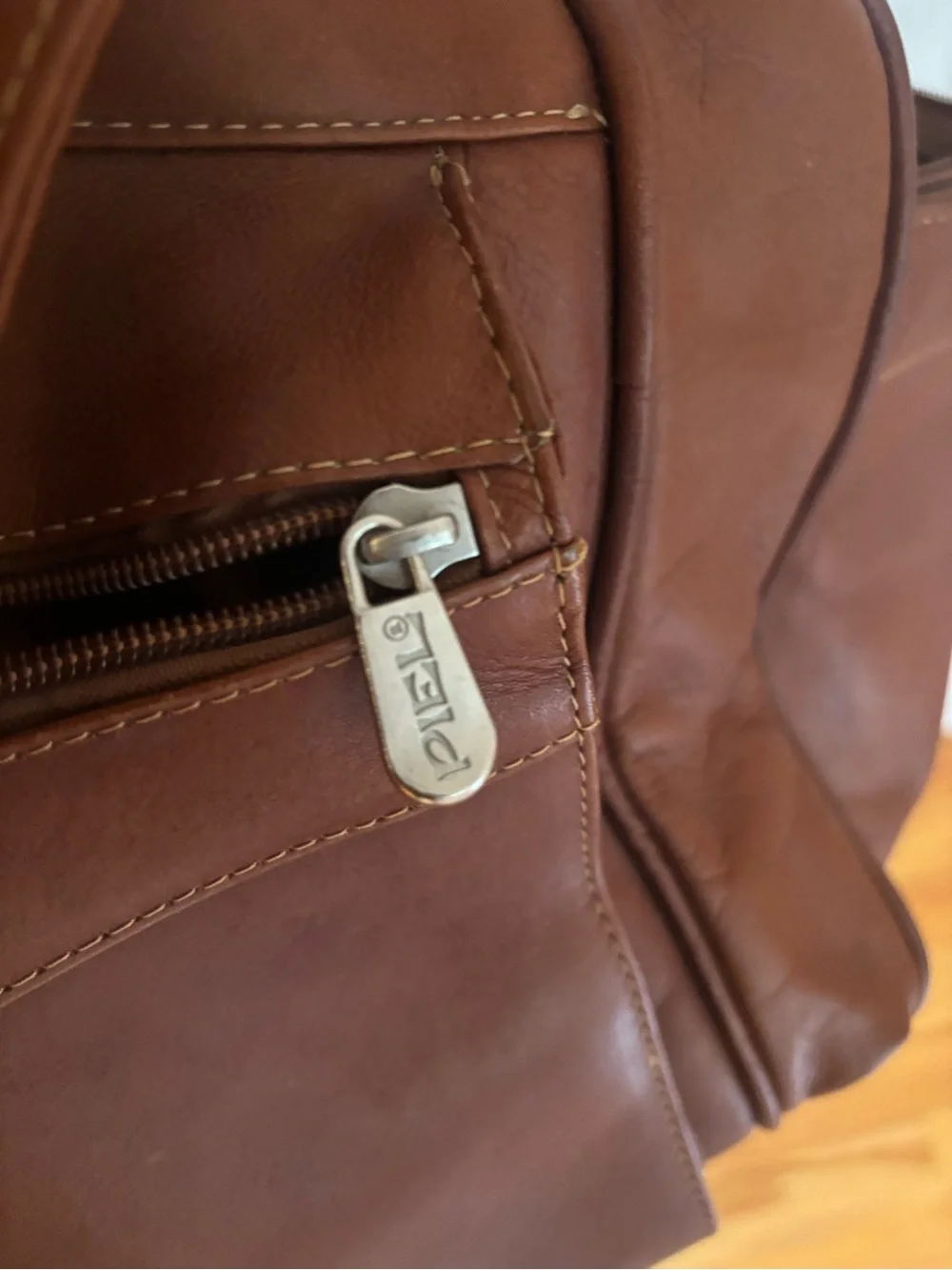 Men's Tan Leather Weekender Duffel Bag with Shoulder Strap